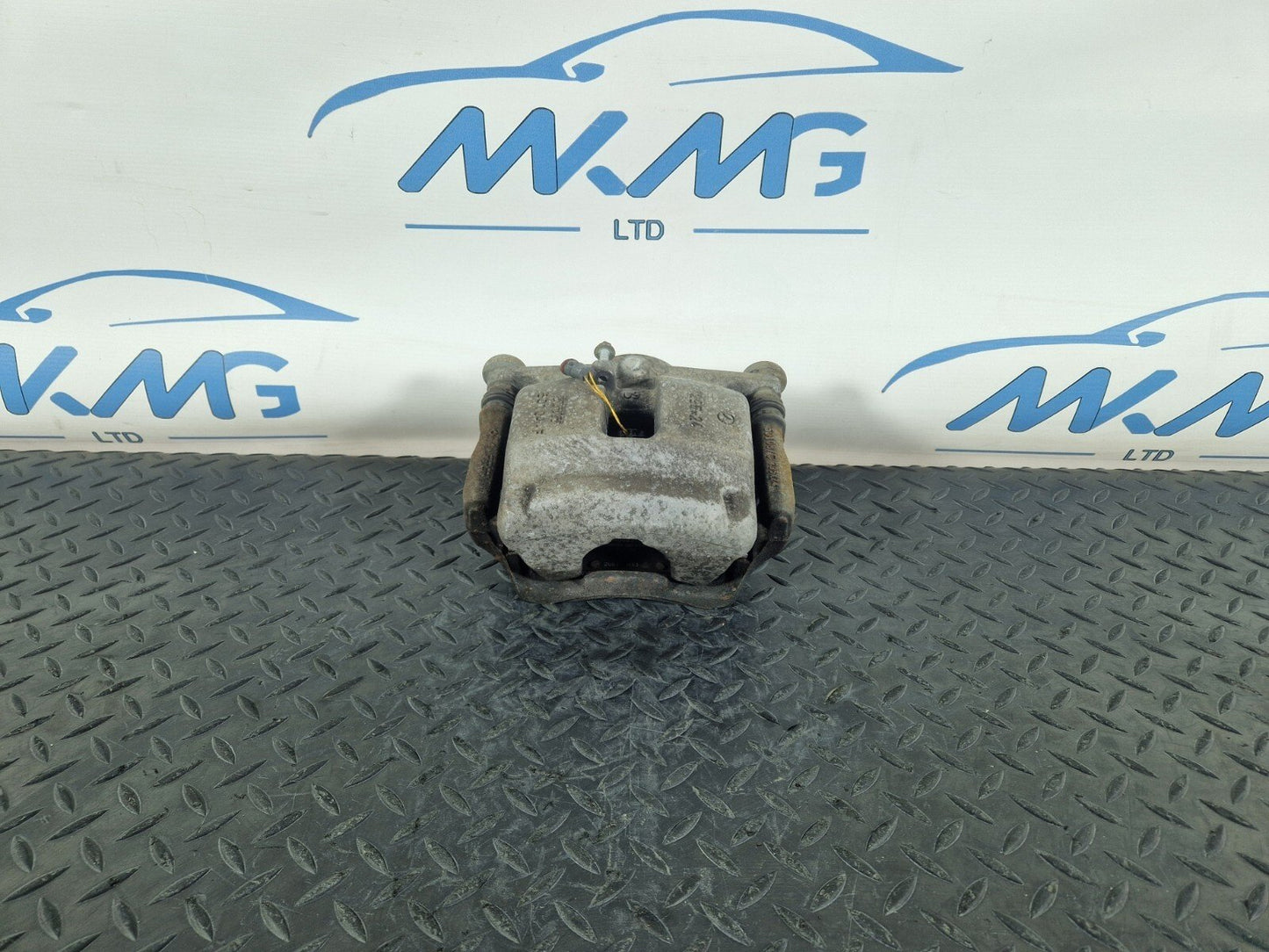 14-21 MERCEDES BENZ C200d W205 FRONT RIGHT O/S BRAKE CALIPER A2054210681