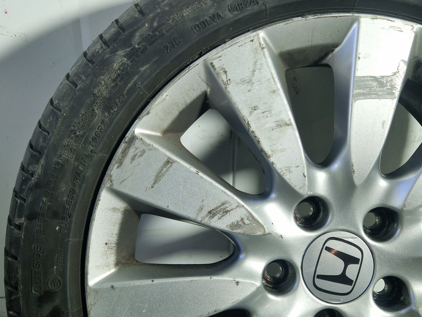 Honda Civic MK9 (FK27) 17" Alloy Wheel with Tyre ~5mm 225/45/17