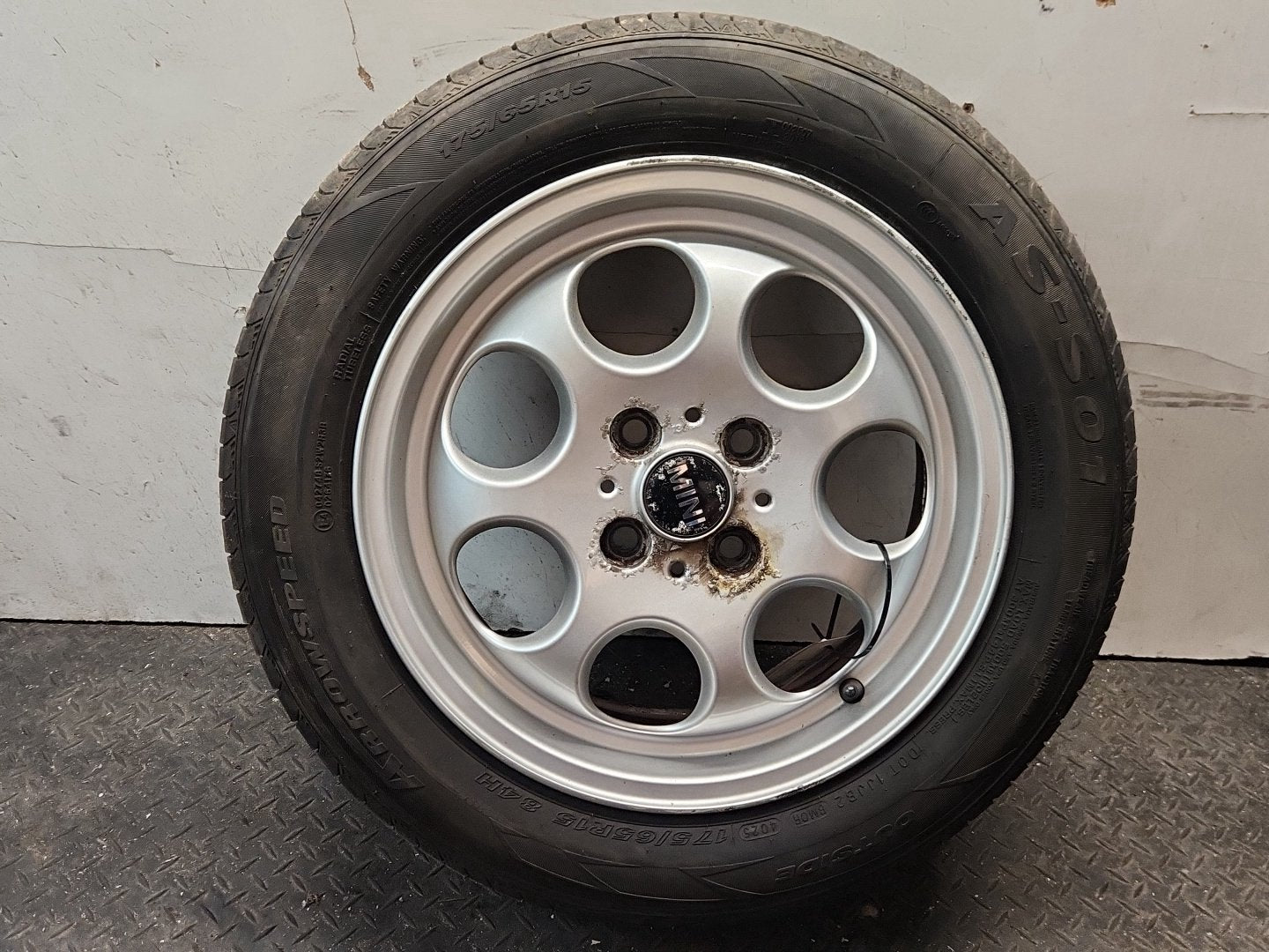 2012 Mini Cooper Clubman R55 15" Alloy Wheel with Tyre 175/65/15 ~6mm