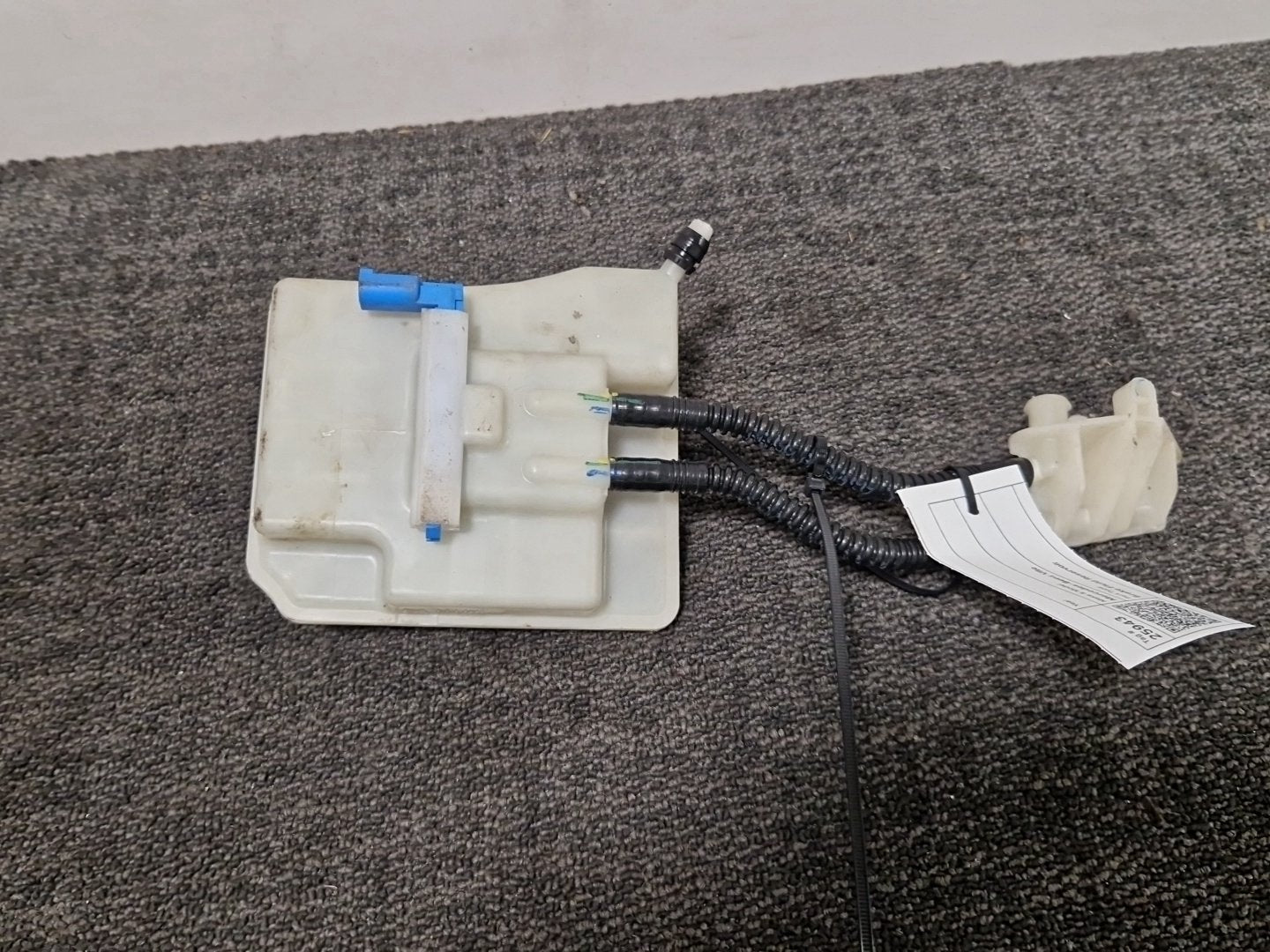 Mercedes-Benz Vito W447 Brake Fluid Reservoir 32668711