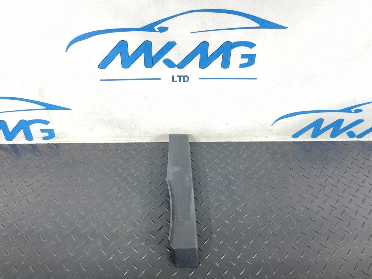 2019-ON  LAND ROVER DISCOVERY L550 INTERIOR PART RIGHT SIDE LK72043C26A