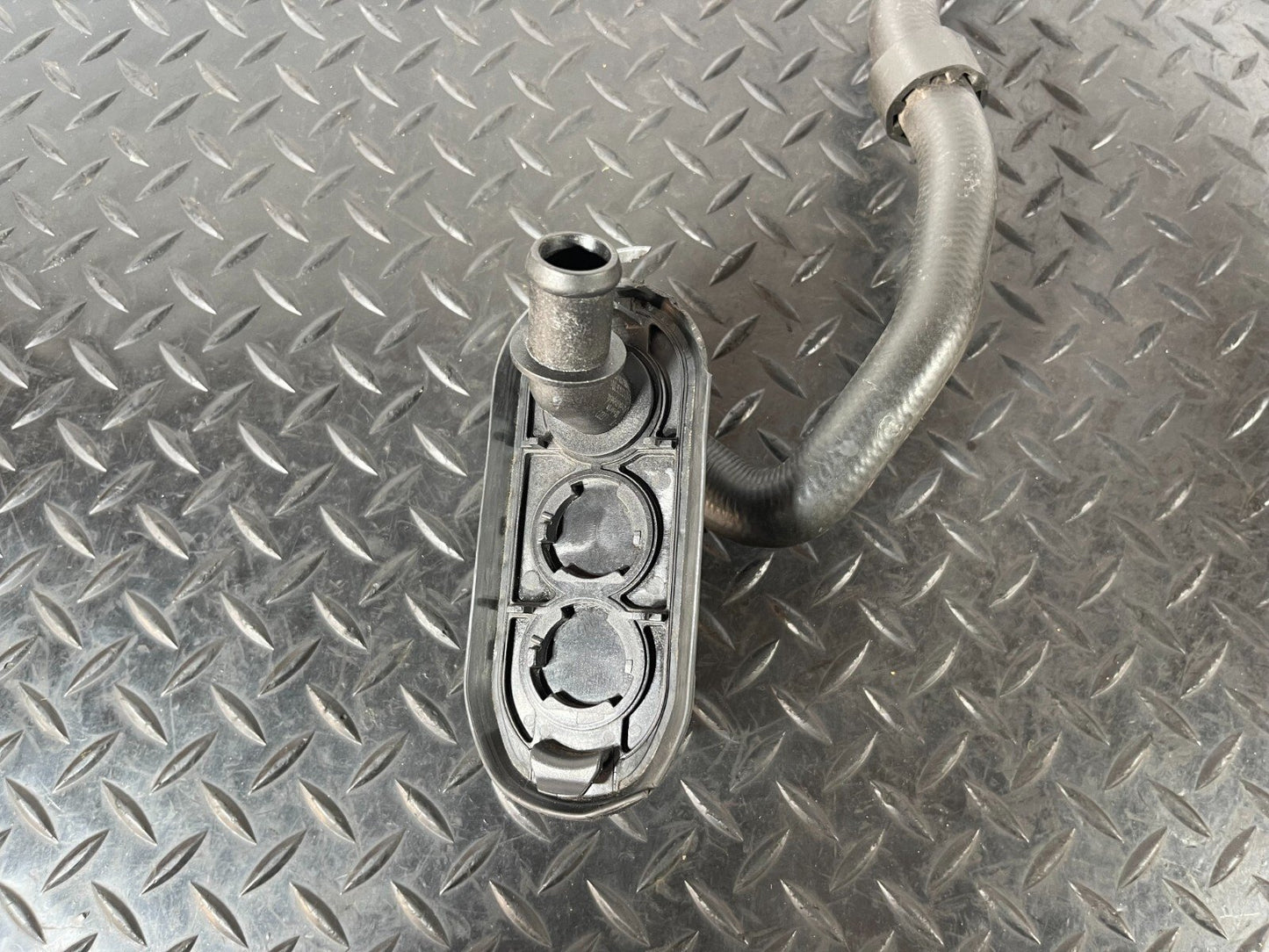 16-19 AUDI A4 B9 SALOON GENUINE 1.4 TFSI WATER COOLANT PIPE HOSE 8W0819332AA