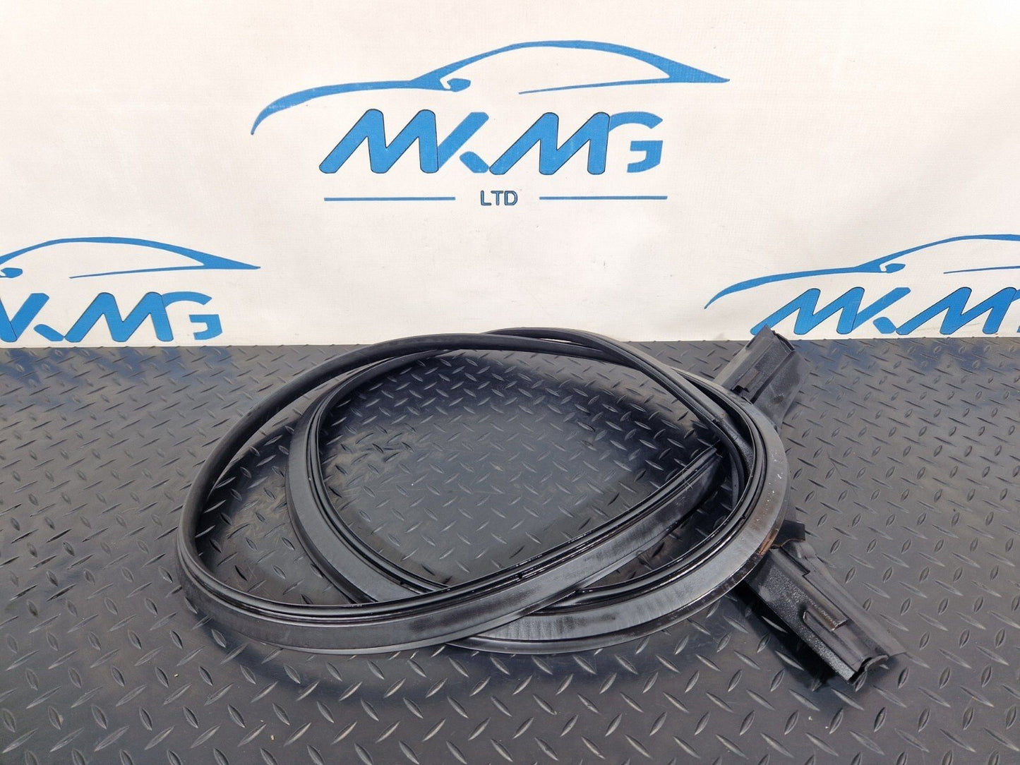 16-24 AUDI A5 F5 CONVERTIBLE GENUINE REAR ROOF SOFT TOP BOX SEAL 8W7825397