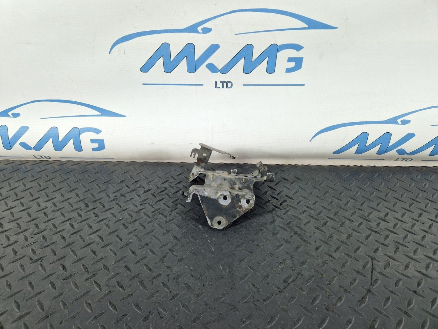06-14 MERCEDES BENZ SPRINTER W906 2.2 CDI REAR MOUNT BRACKET SUPPORT A6510900741