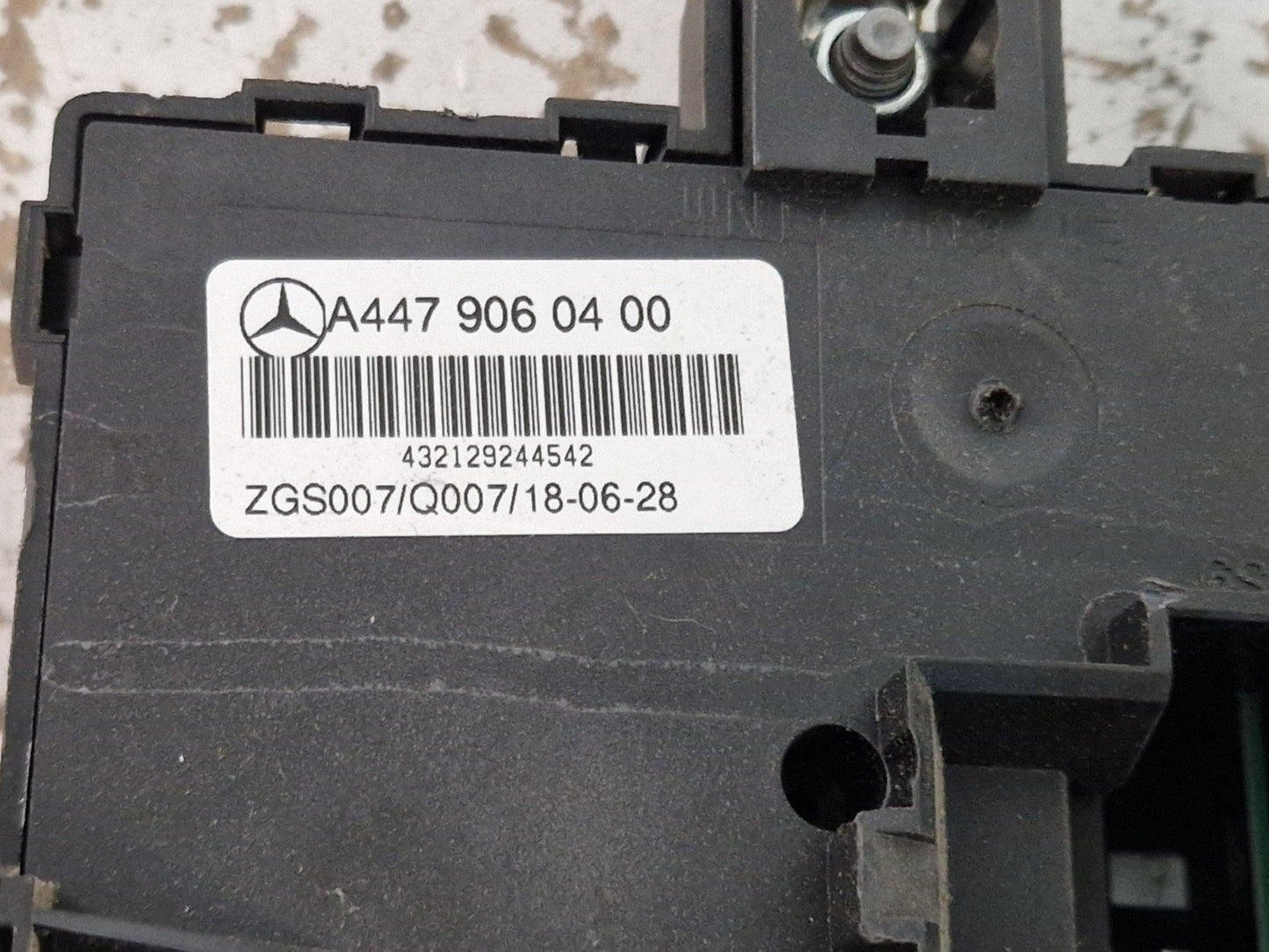 14-23 MERCEDES VITO W447 GENUINE FUSE BOX RELAY MODULE A4479060400