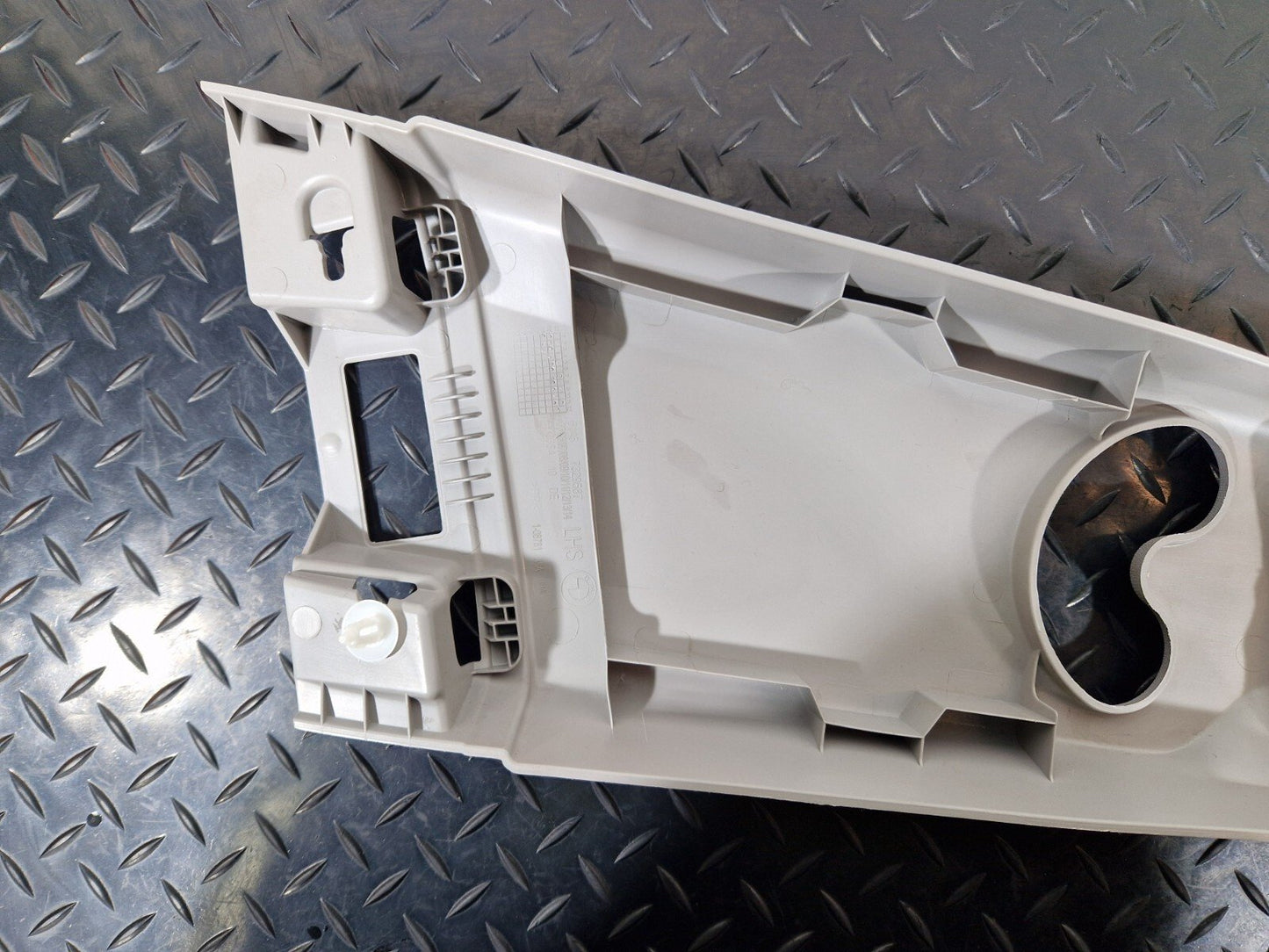 BMW 2 SERIES GRAN TOURER F45 F46 LEFT SIDE B-PILLAR TIM COVER 7329587