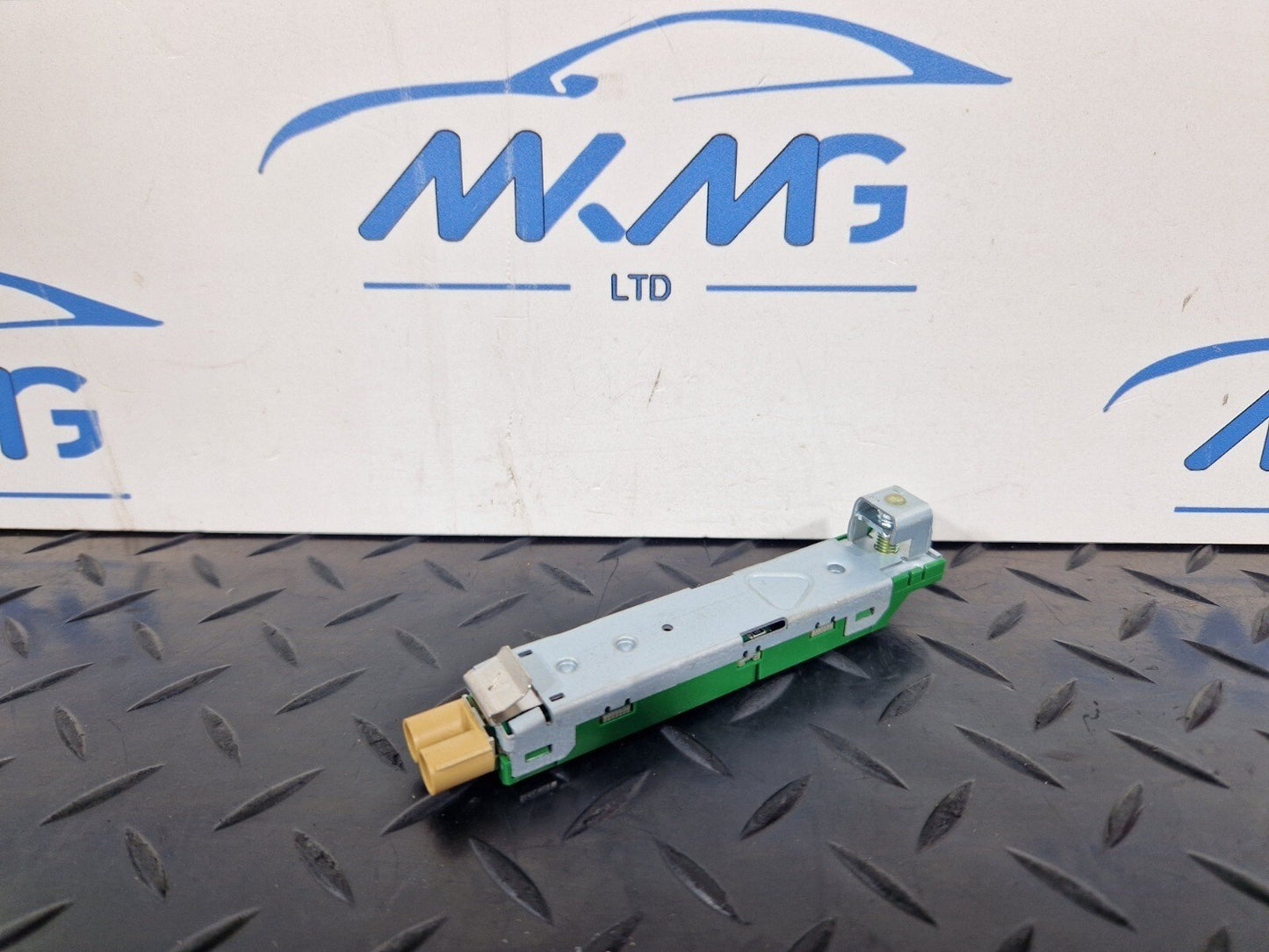 Audi Unknown Part Type 8W6035225D