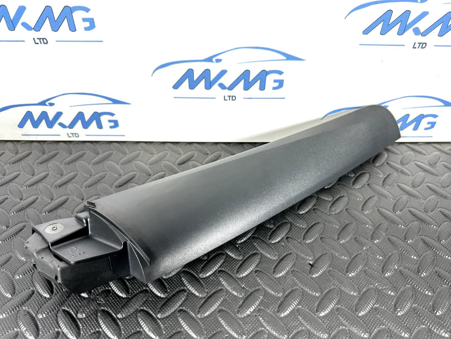 14-21 BMW 2 SERIES GRAN TOURER F46 FRONT RIGHT DRIVER SIDE DOOR TRIM 7333896
