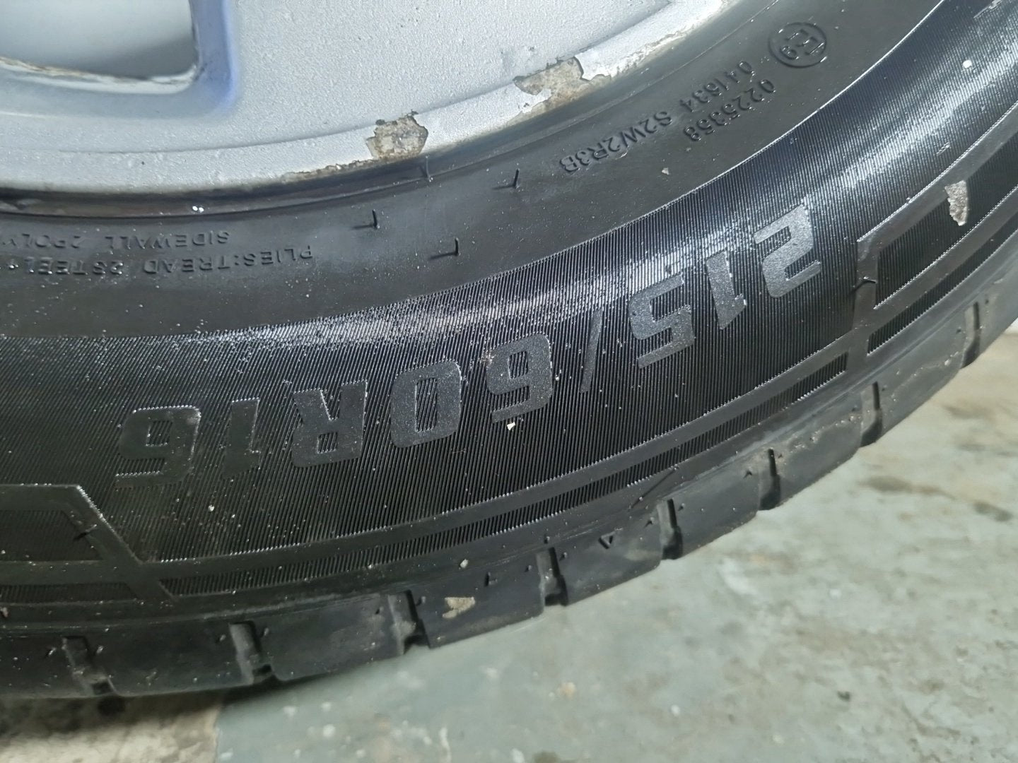 Toyota Estima MK2 (ACR30) 16" Alloy Wheel with Tyre 215/60/16 6mm