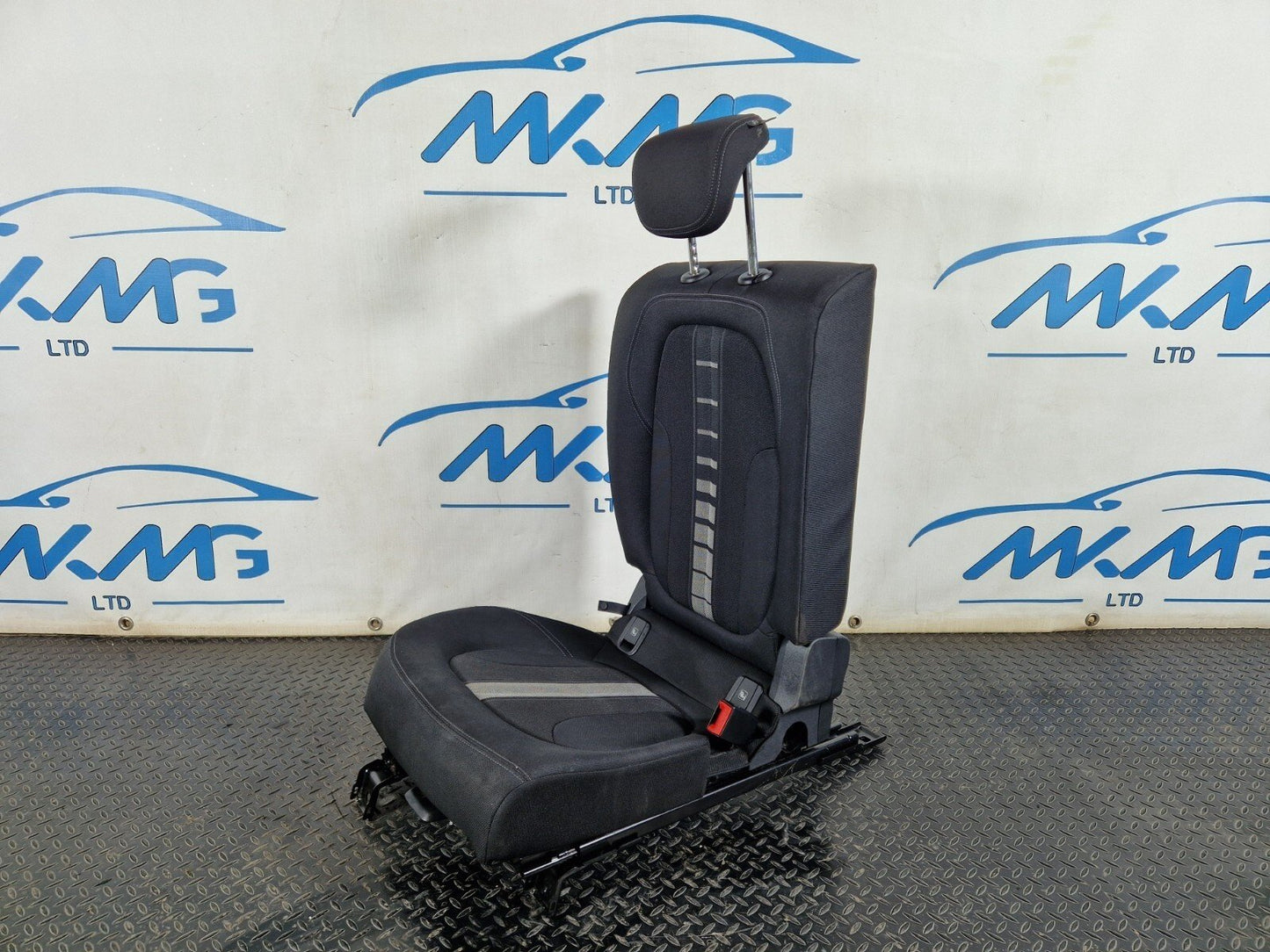 16-22 BMW X1 F48 GENUINE OEM REAR RIGHT O/S DRIVER SIDE CLOTH FABRIC SEAT