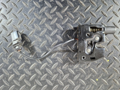 12-18 AUDI A6 C7 CGLC/CGL GENUINE FRONT BONNET LOCK MECHANISM 4G0823509D