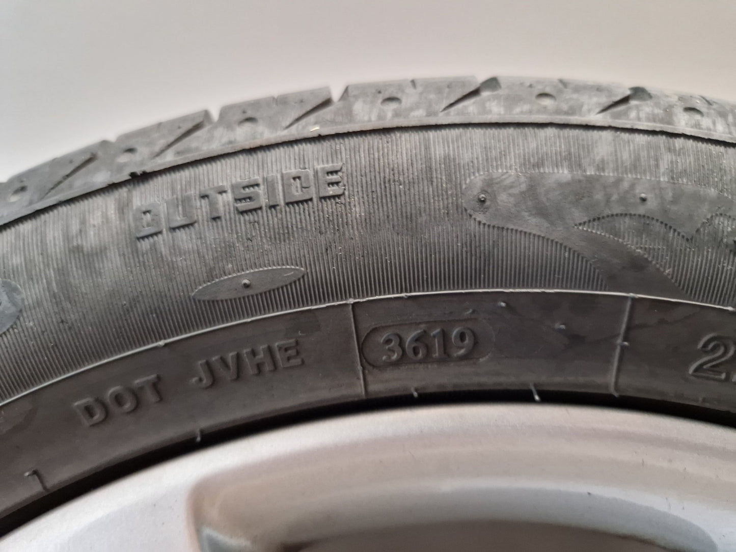 Vauxhall Astra MK6 (J) (A3400) 17" Alloy Wheel with Tyre 225/50/17 ~5mm