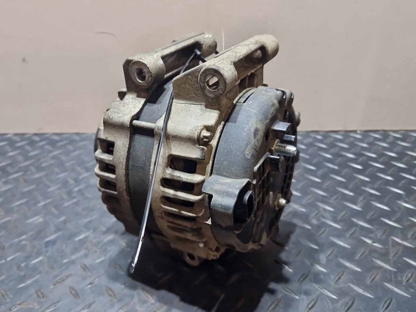 Vauxhall Mokka MK1 (G1U0) SUV 1.6L B16DTH Diesel Genuine Alternator 94509655