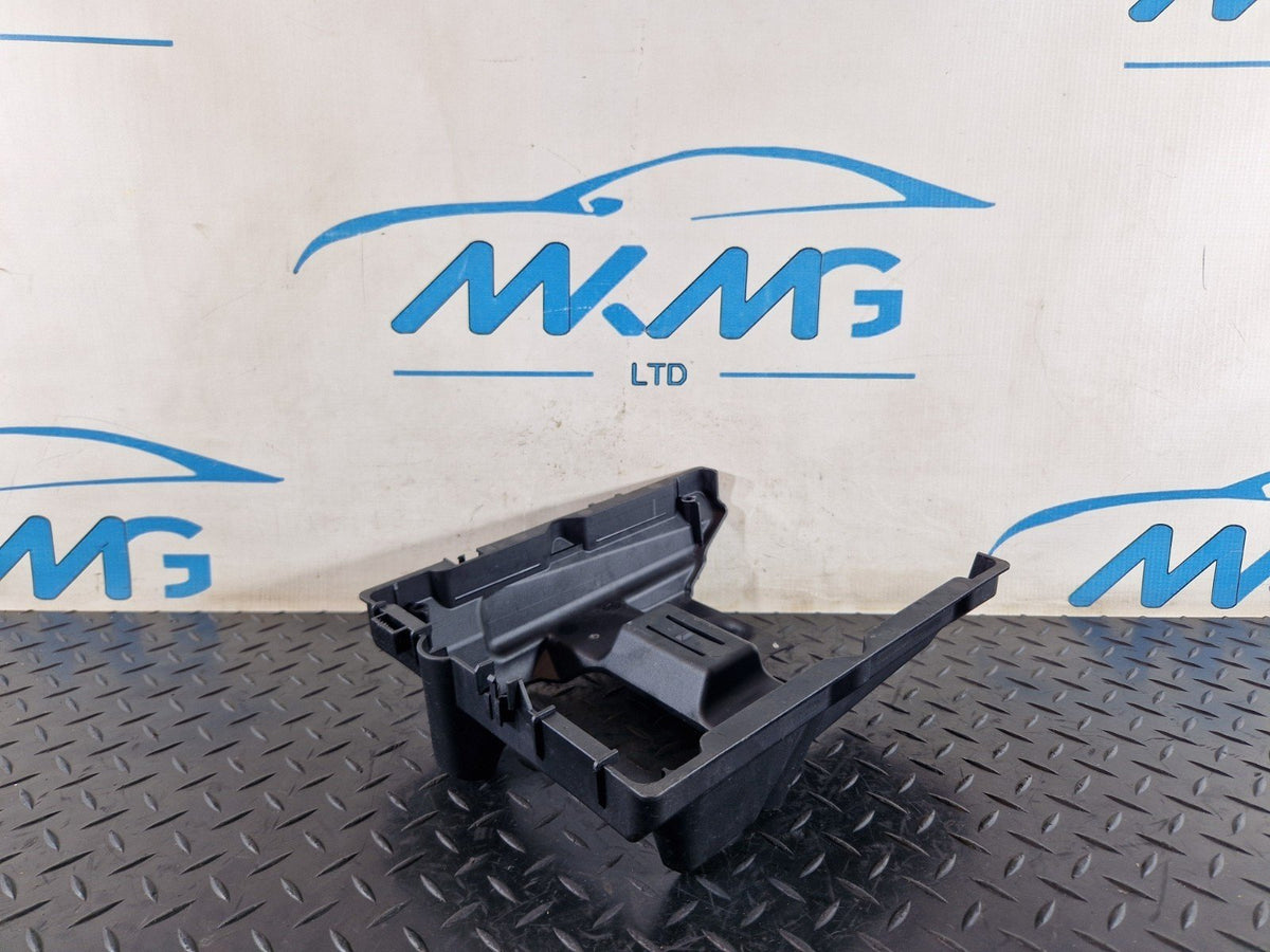 Audi Q7 4M engine control unit bracket holder 4M0907650B