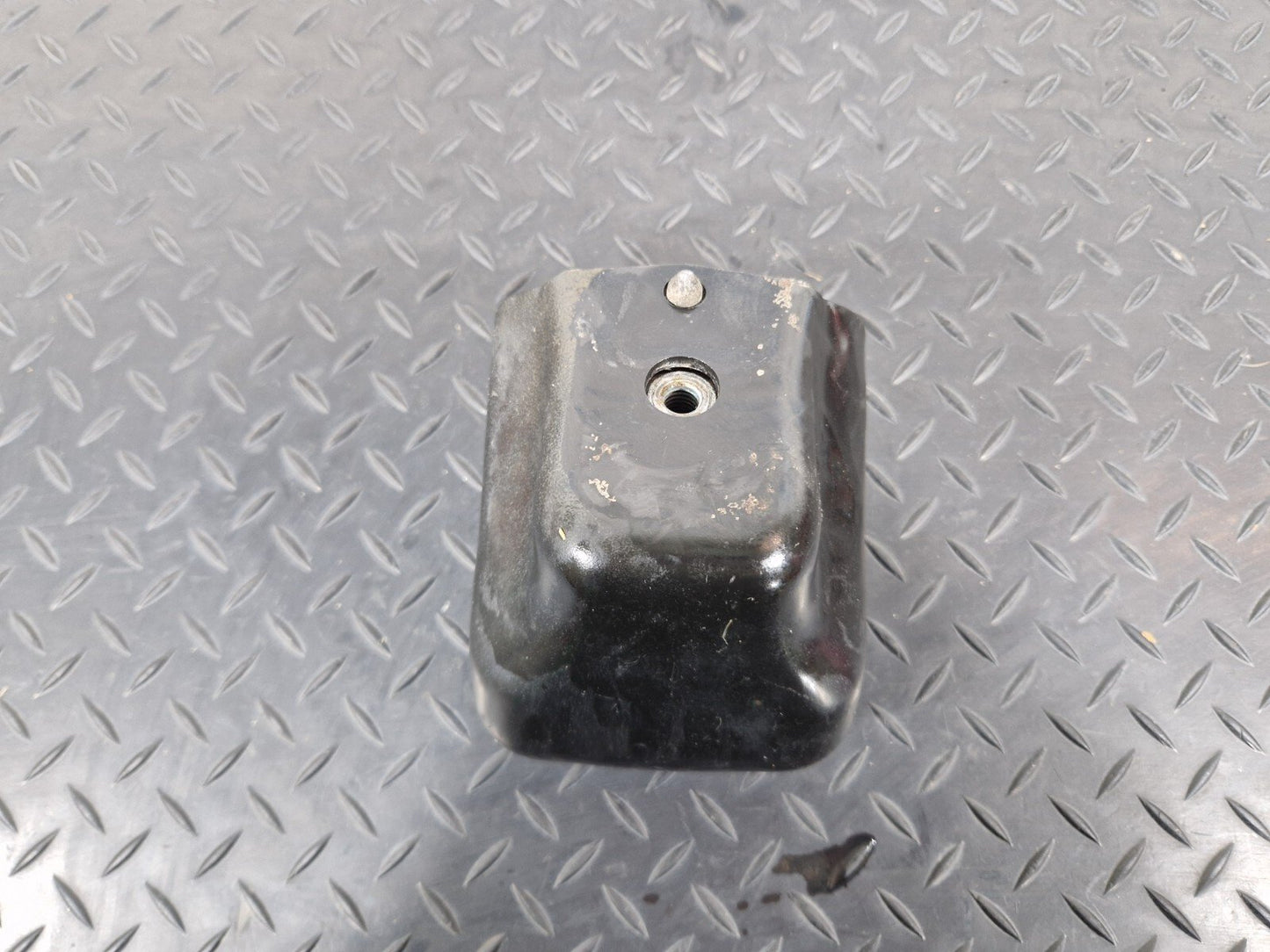 18-ON MERCEDES BENZ SPRINTER W907 LEFT PASSENGER SIDE ENGINE MOUNTING A906241