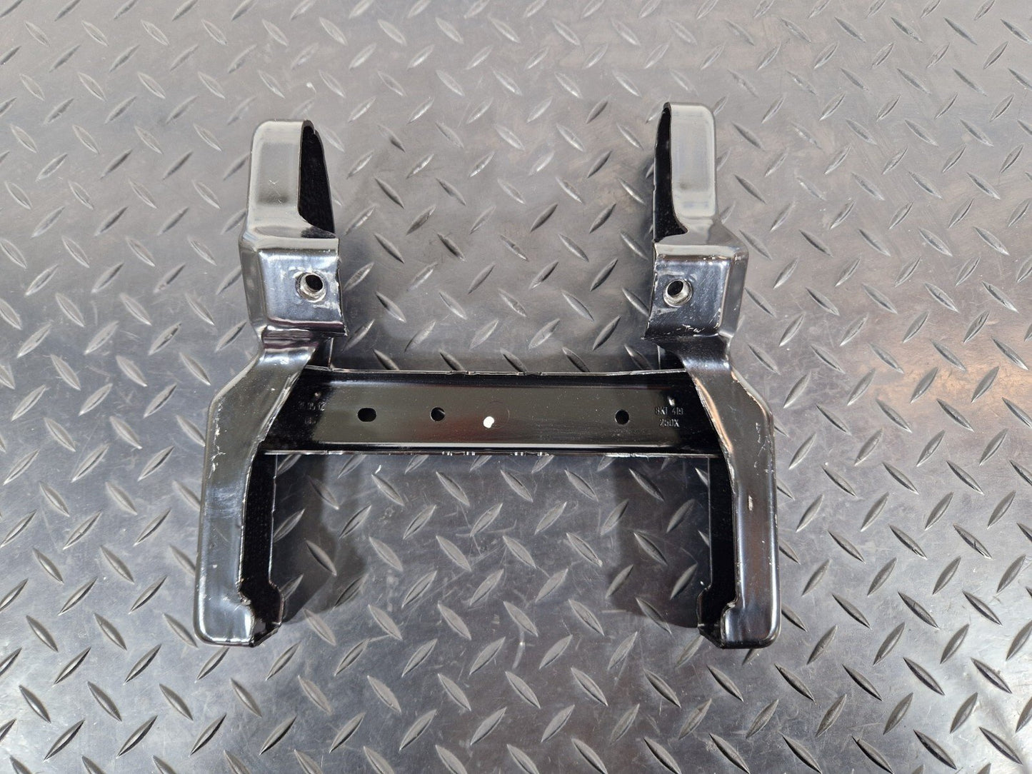 10-18 AUDI A7 4G S-LINE OEM STEERING COLUMN MOUNTING BRACKET 8K2419250