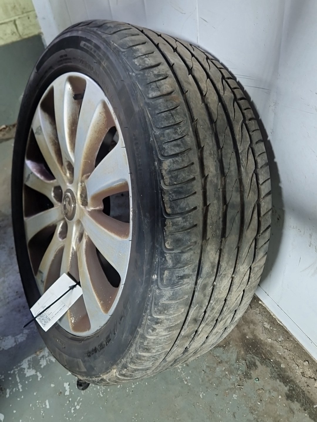 2013 Vauxhall Astra MK6 (J) (A3400) 17" Alloy Wheel with Tyre 225/50/17 ~6mm