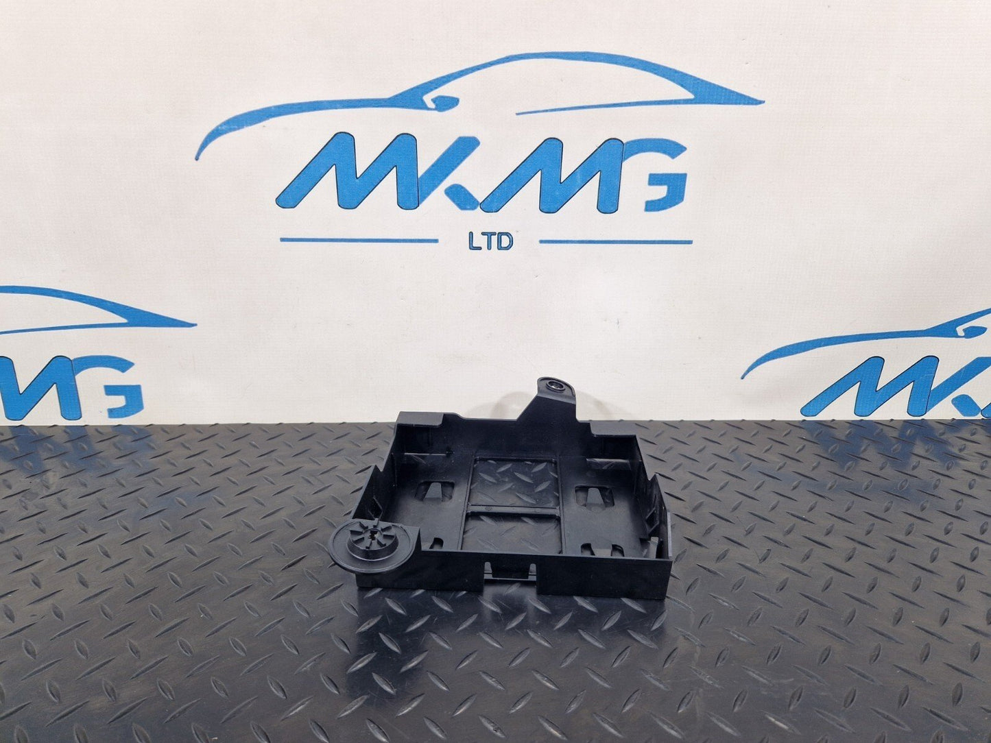 10-18 AUDI A7 4G S-LINE GENUINE OEM BRACKET MOUNT TRIM 4G8907368