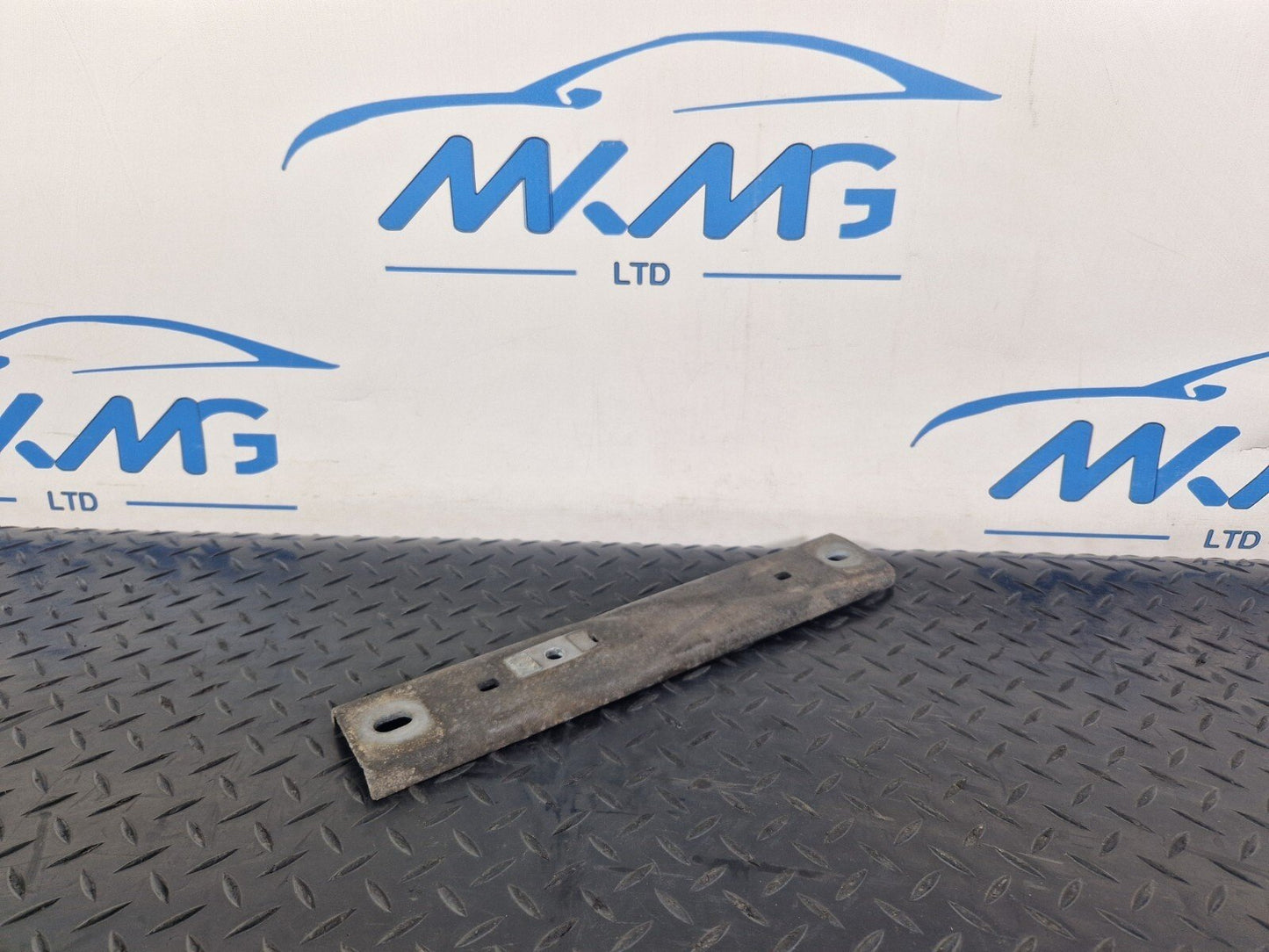 18-ON MERCEDES BENZ A CLASS W177 EXHAUST HOLDER BRACKET A2474921400