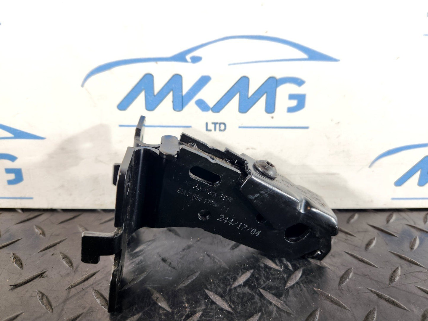 16-19 AUDI A4 B9 GENUINE OEM REAR CENTRE SEAT BRACKET MOUNT 8W0886177A