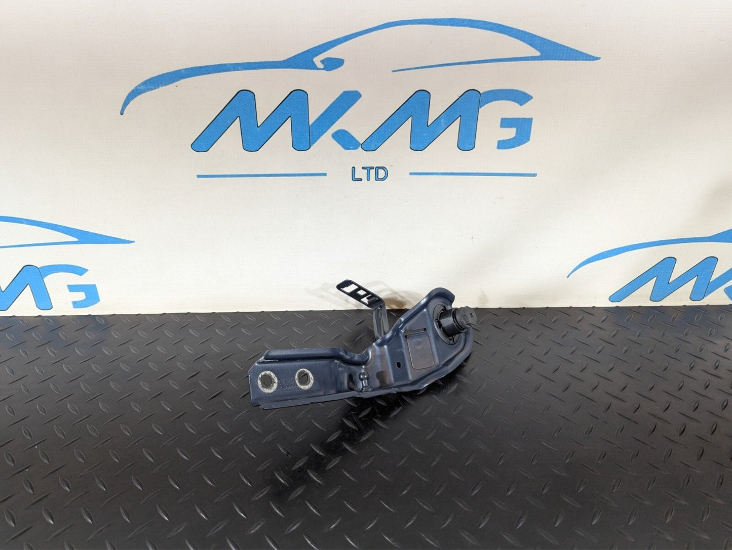 16-22 BMW X1 F48 GENUINE FRONT RIGHT DRIVER SIDE BONNET STRUT BRACKET 7355992
