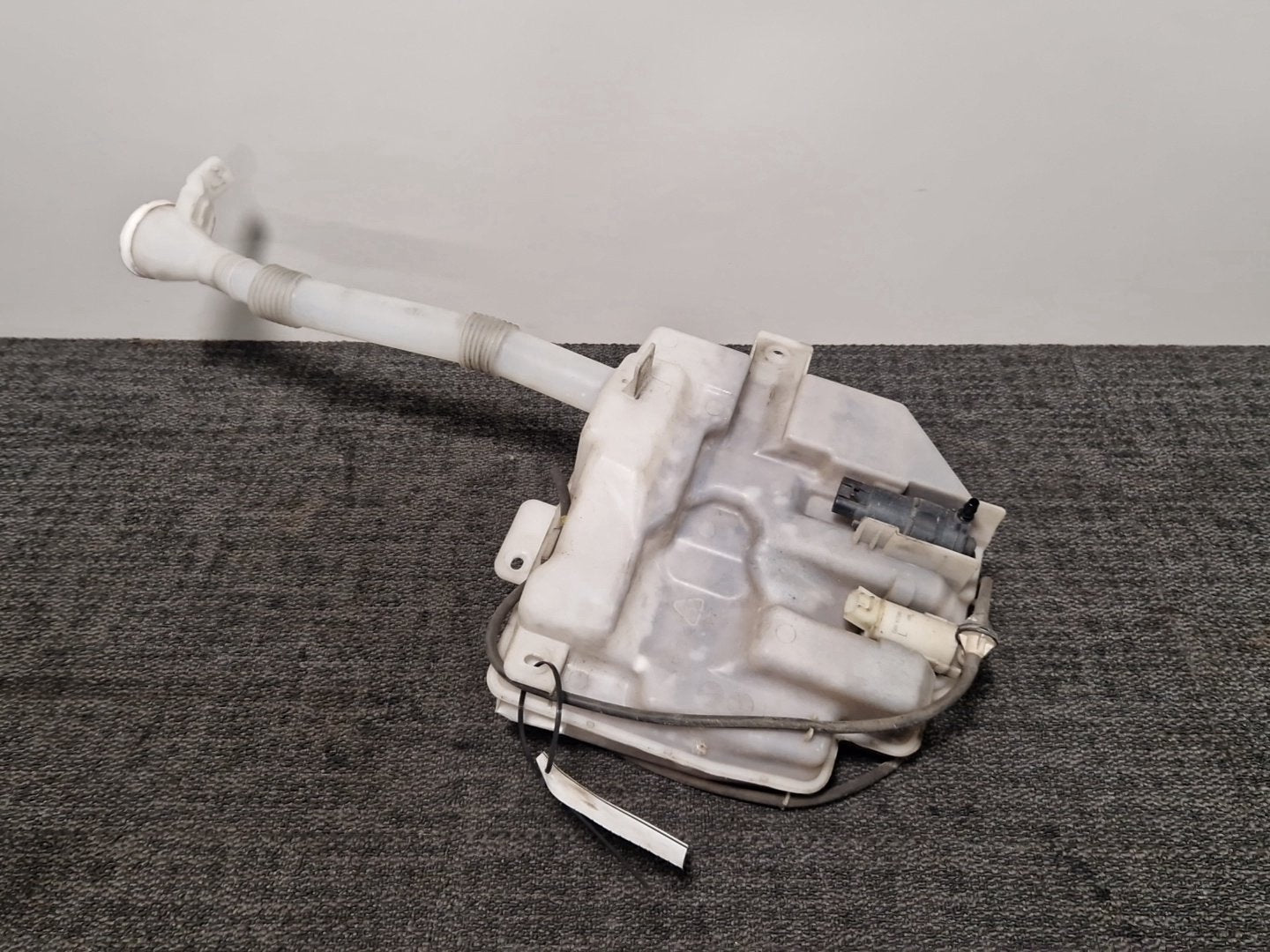 Mitsubishi Outlander PHEV MK3 (RE1) (GG2W) SUV Genuine Washer Bottle HLC-37069