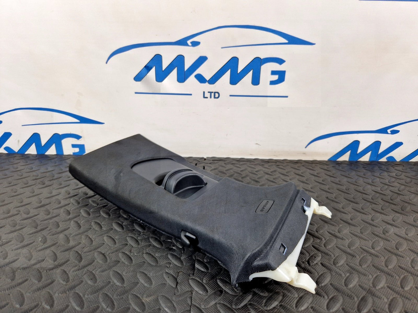 16-19 AUDI A4 B9 ESTATE GENUINE RIGHT DRIVER SIDE B-PILLAR TRIM COVER 8W0867244D