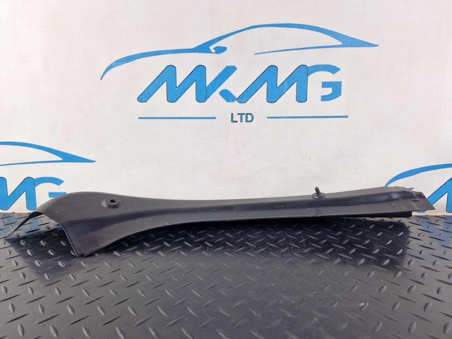 11-19 MERCEDES BENZ ML W166 GENUINE REAR LEFT UPPER D PILLAR TRIM A1666930163