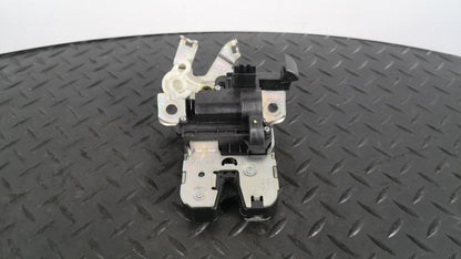 16-19 AUDI A4 B9 S-LINE SALOON GENUINE TAILGATE LOCK MECHANISM OEM 3G0827503A