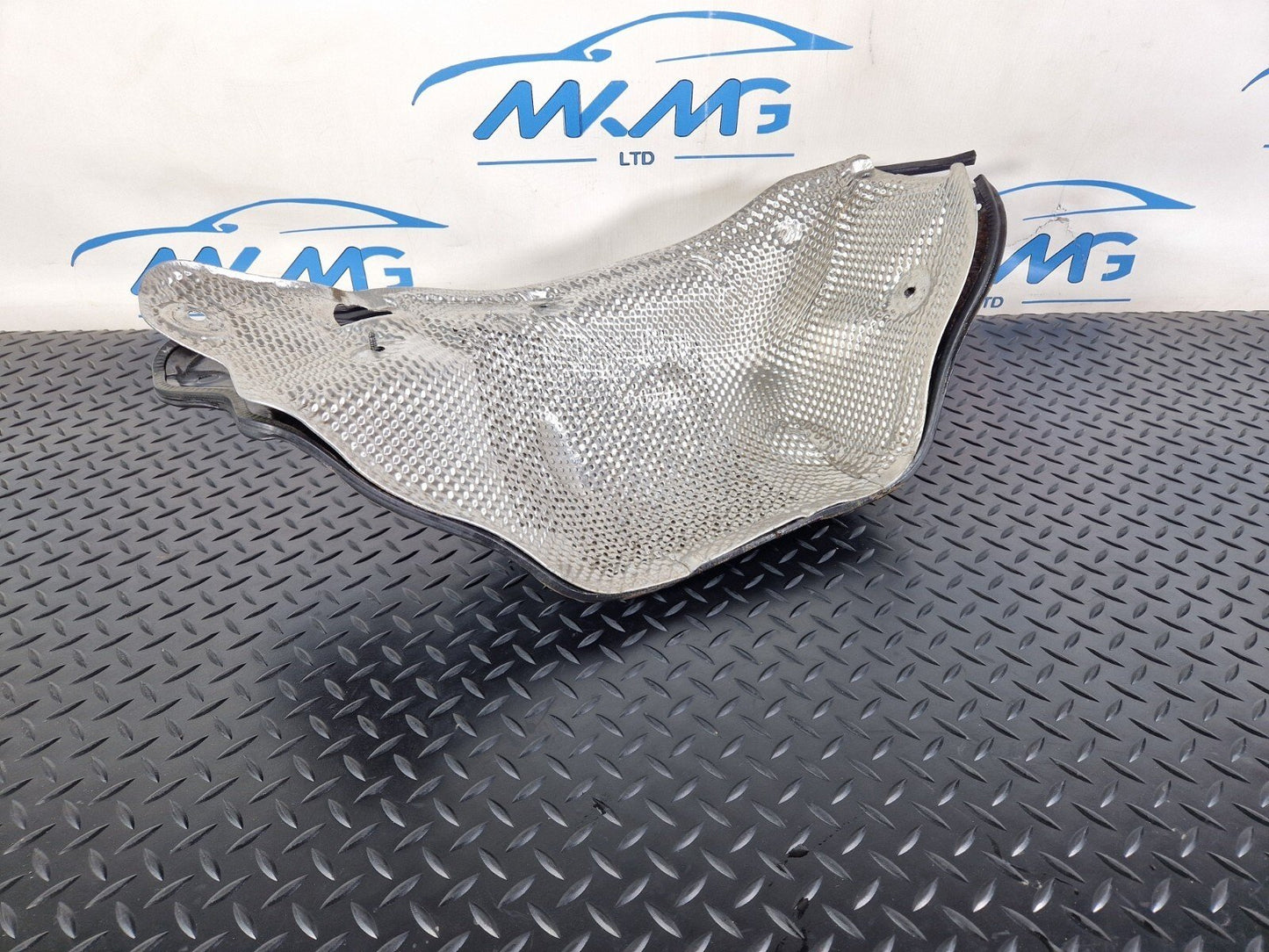 10-18 AUDI A7 4G S-LINE EXHAUST SILENCER HEAT SHIELD 4G0804165D 4G0819532B