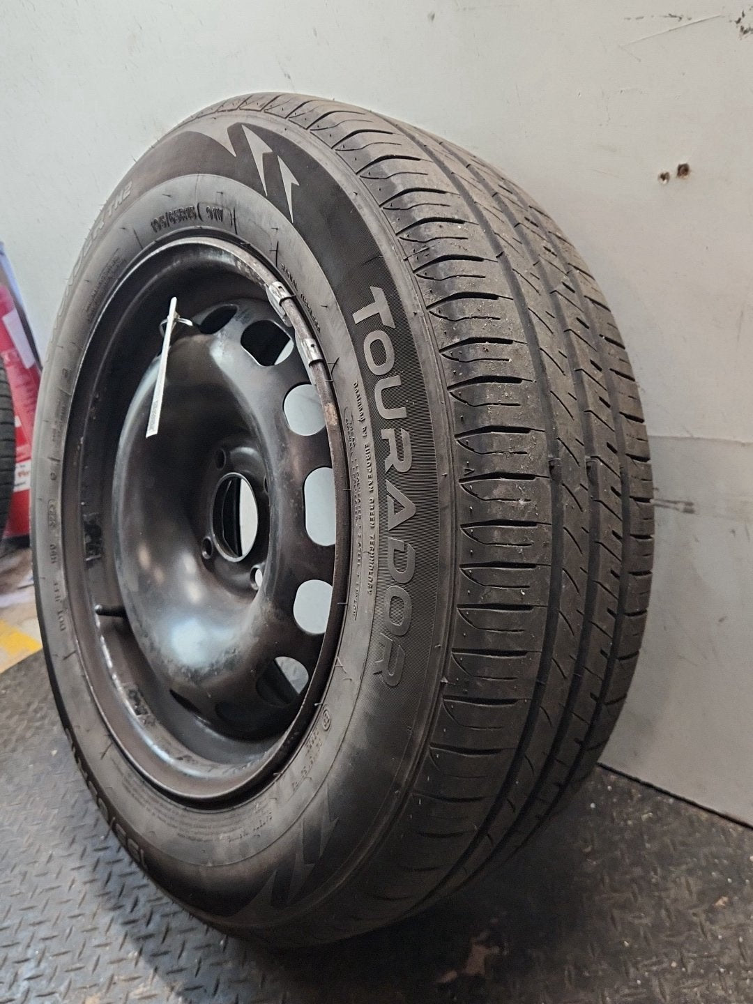 Peugeot Partner B9 Cargo Van 15" Steel Wheel with Tyre ~5mm 195/65/15