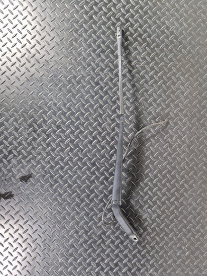 18-ON MERCEDES BENZ SPRINTER W907 WIPER ARM LEFT SIDE N/S A9108203500