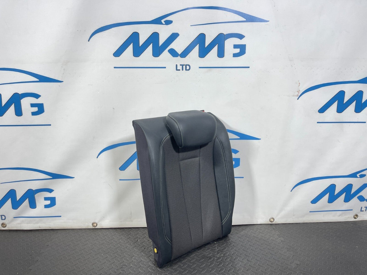 16-19 AUDI A4 B9 S-LINE REAR PASSENGER SIDE HALF LEATHER BACKREST SEAT IN BLACK