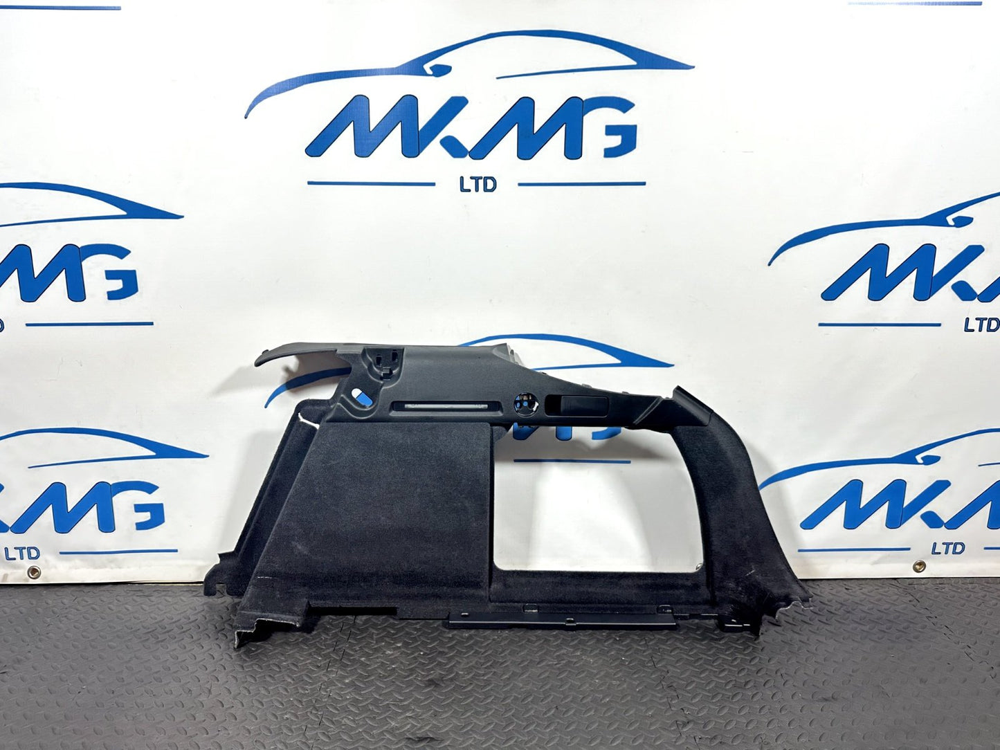 16-19 AUDI A4 B9 ESTATE GENUINE REAR RIGHT DRIVER SIDE BOOT TRIM PANEL 8W9863880