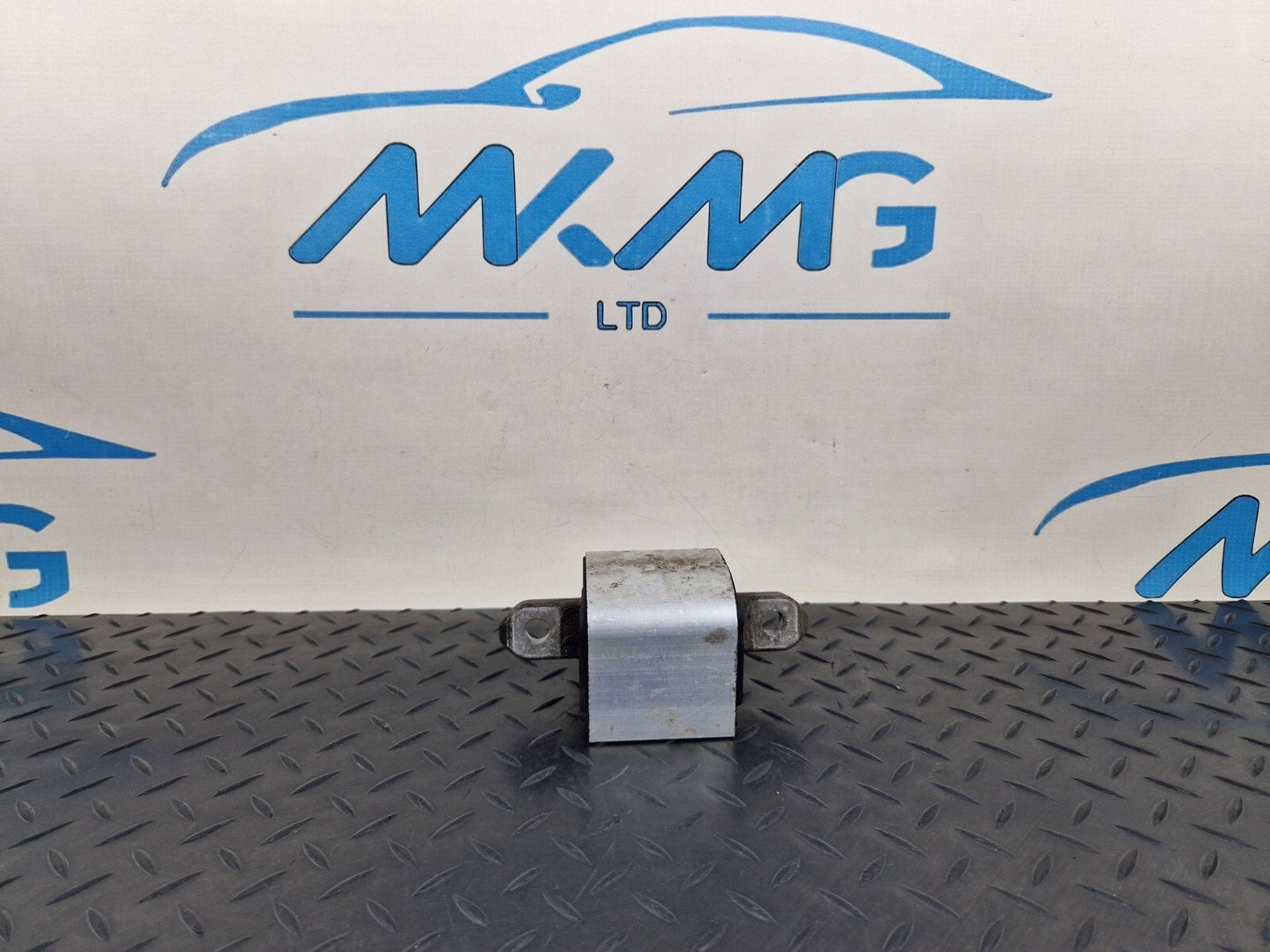 14-23 MERCEDES BENZ VITO W447 OEM TRANSMISSION GEARBOX MOUNT BRACKET A4472410113