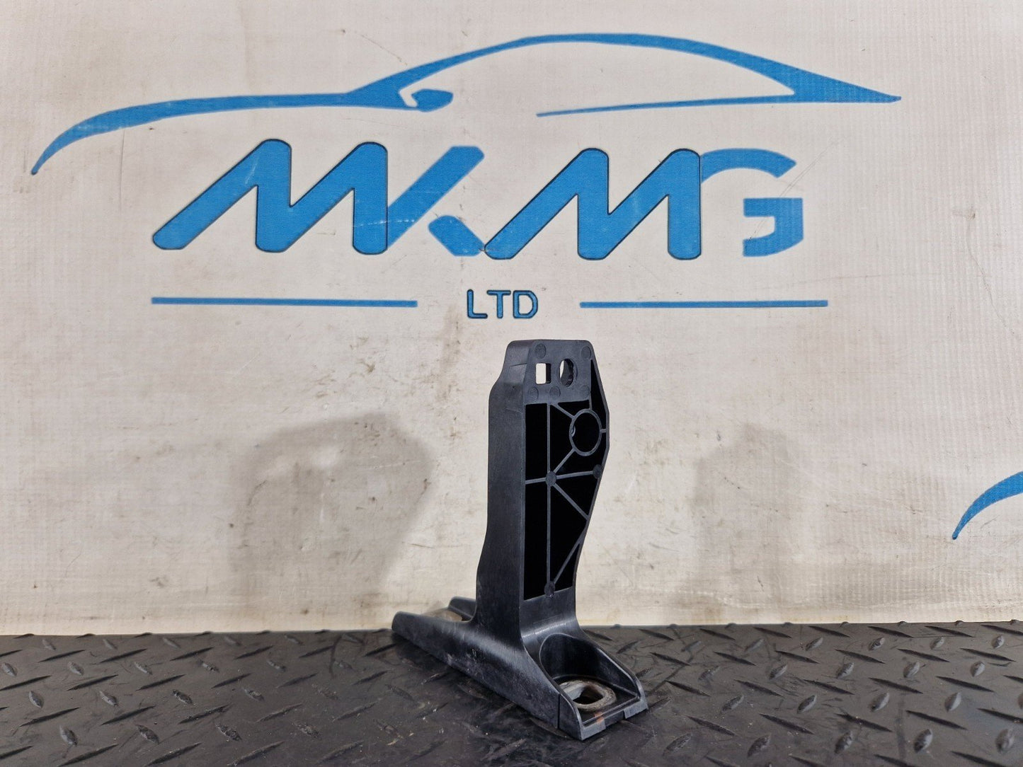 16-20 AUDI Q7 4M FRONT LEFT N/S BUMPER BRACKET MOUNT 4M0807333