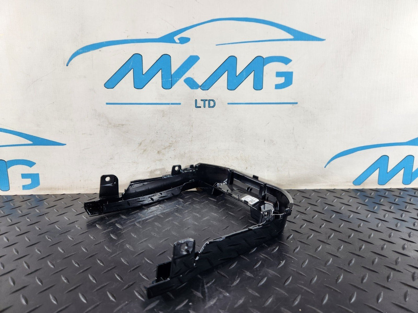13-23 RANGE ROVER SPORT L494 CENTRE CONSOLE ARMREST SURROUND TRIM DPLA-15D100-BD
