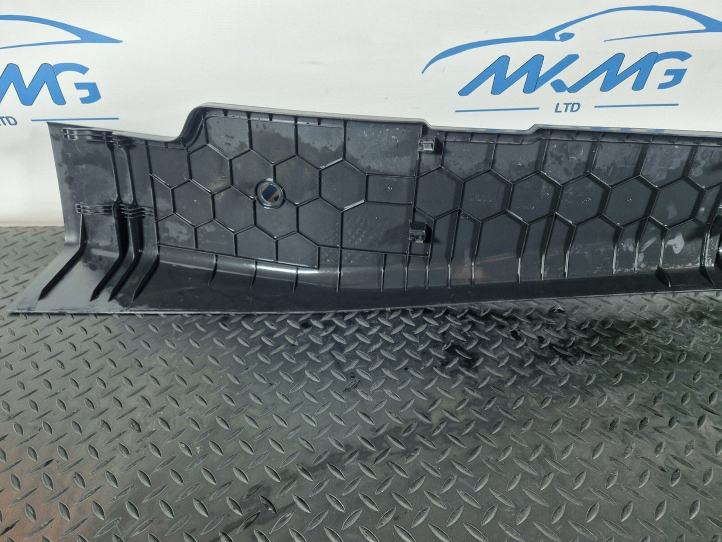 18ON MERCEDES BENZ SPRINTER W907 W910 RIGHT SIDE B PILLAR TRIM COVER A9076905200