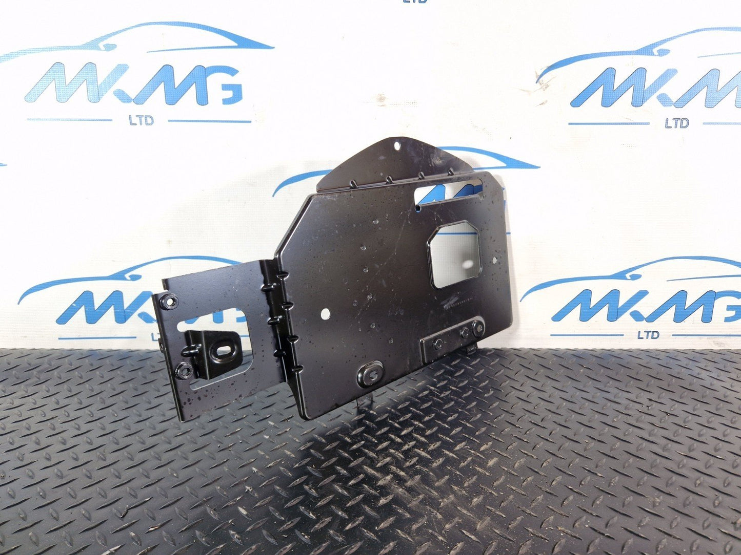 16-19 MERCEDES BENZ GLE W166 GENUINE BRACKET MOUNT PANEL TRAY A1665450048