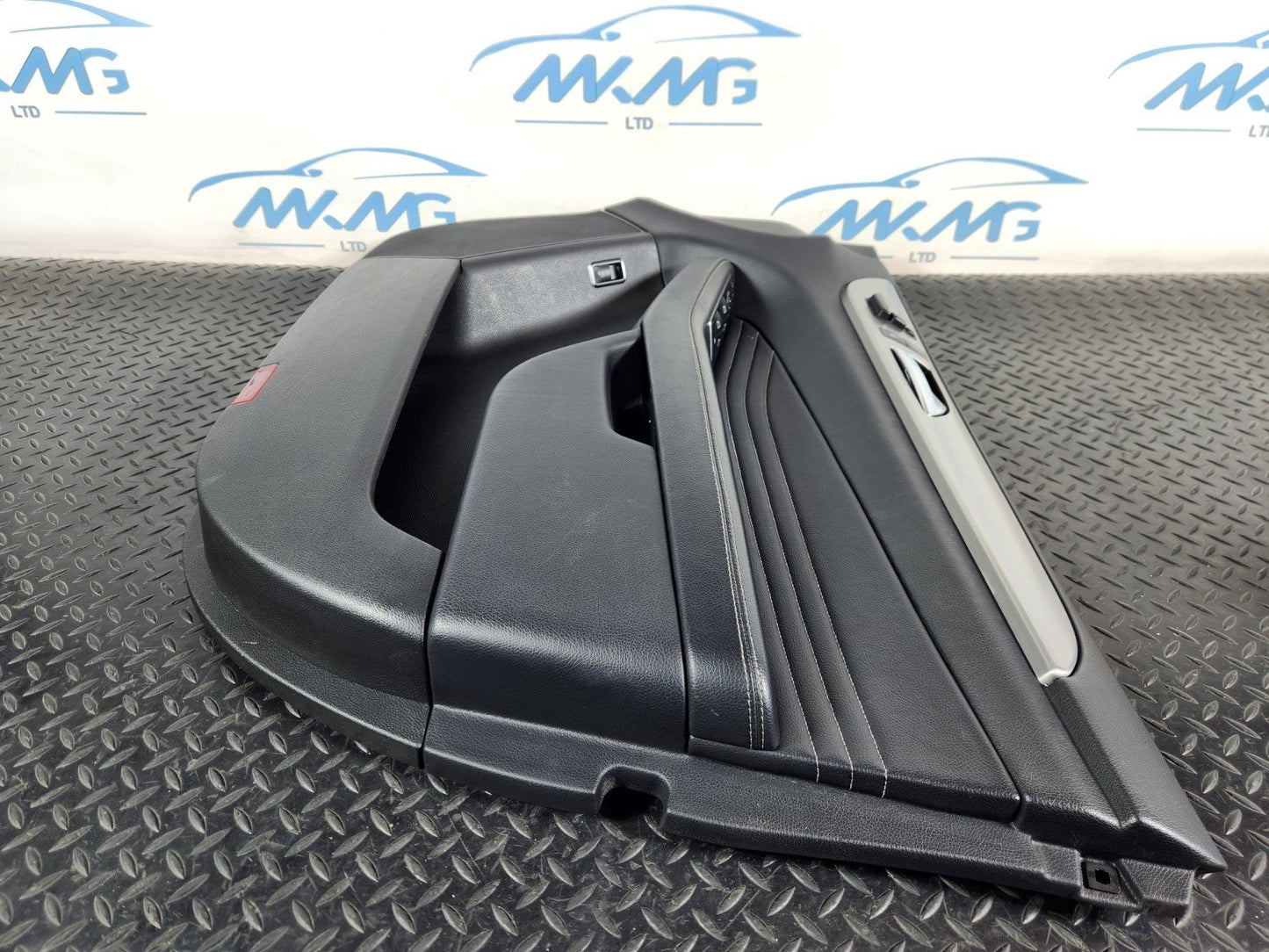 11-19 MERCEDES BENZ ML W166 OEM FRONT RIGHT O/S BLACK LEATHER DOOR CARD PANEL