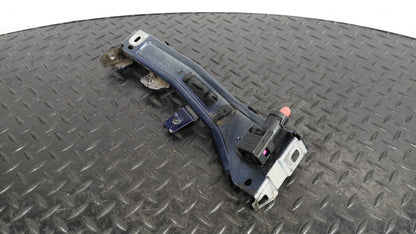 16-19 AUDI A4 B9 S-LINE GENUINE FRONT RIGHT SIDE FENDER BRACKET 8W0821136B