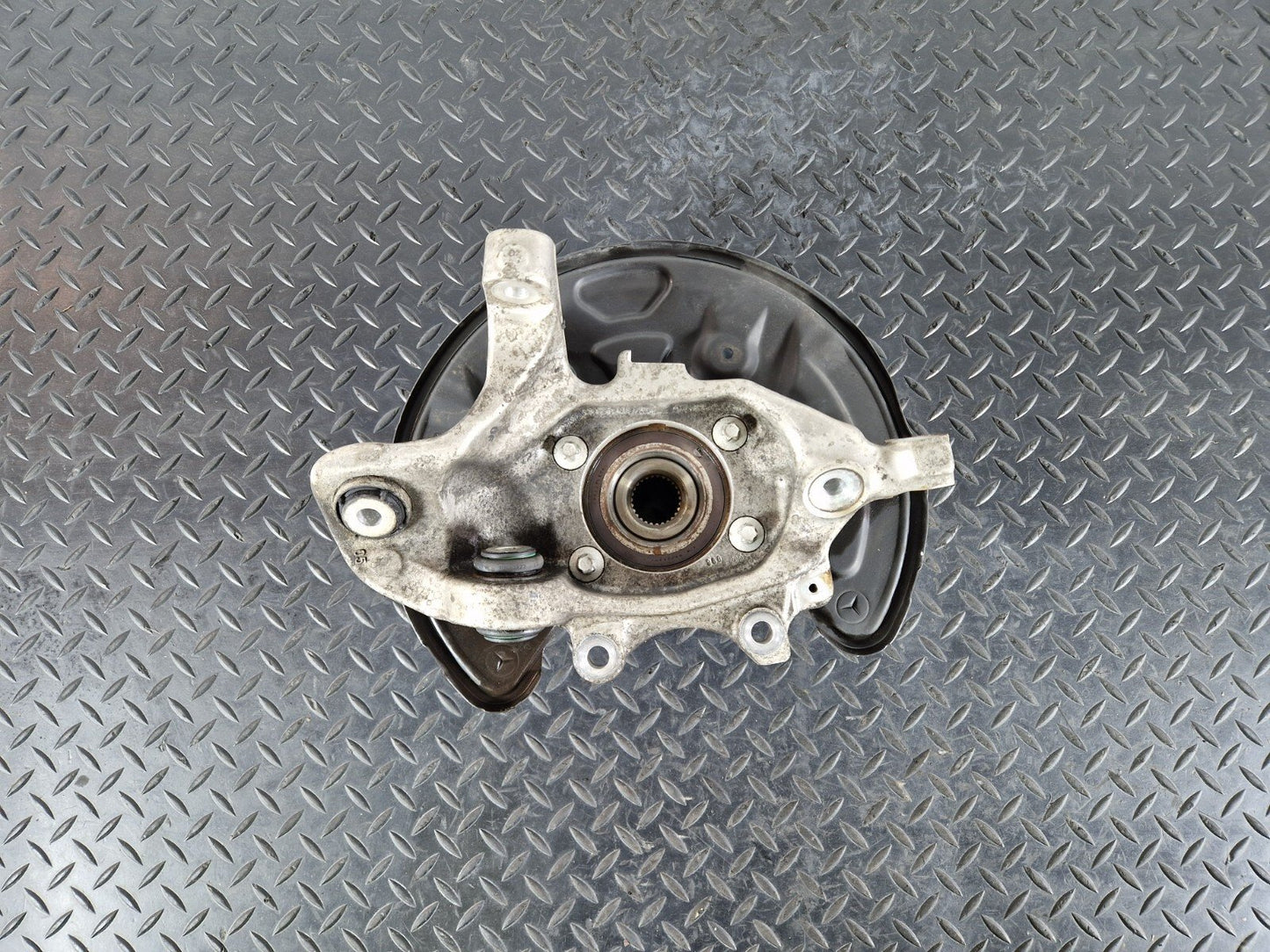 14-21 MERCEDES C CLASS W205 REAR RIGHT O/S COMPLETE WHEEL HUB & BEARING