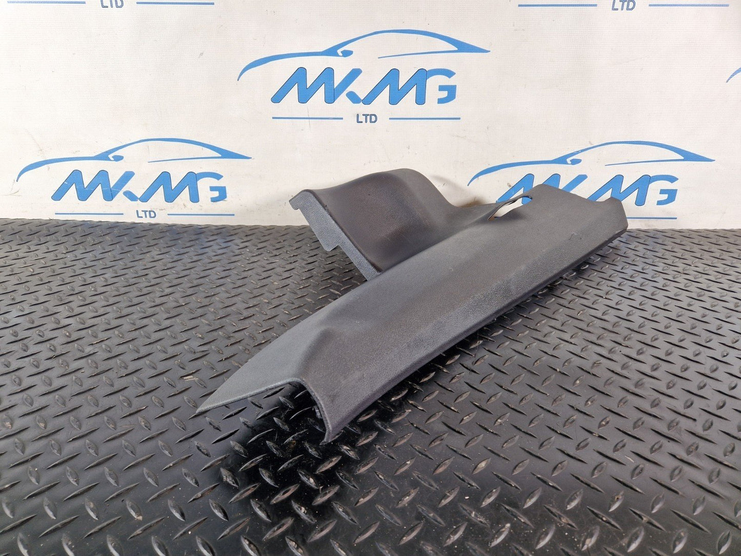 10-15 AUDI Q7 4L GENUINE OSR DRIVERS SIDE REAR C PILLAR COVER 4L0867768A