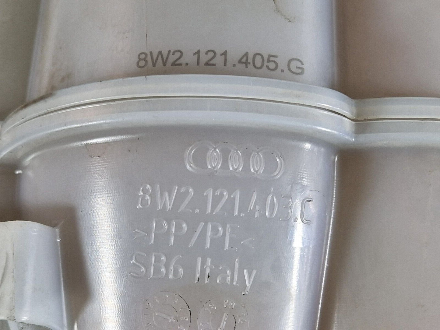 16-19 AUDI A4 AVANT B9 S-LINE OEM COOLANT EXPANSION BOTTLE 8W2121405G