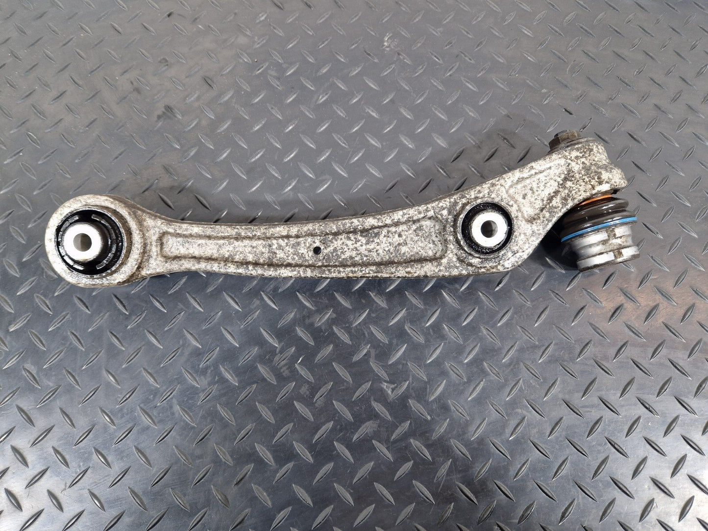 12-18 AUDI A6 C7 GENUINE FRONT RIGHT CONTROL ARM 8K0407156C