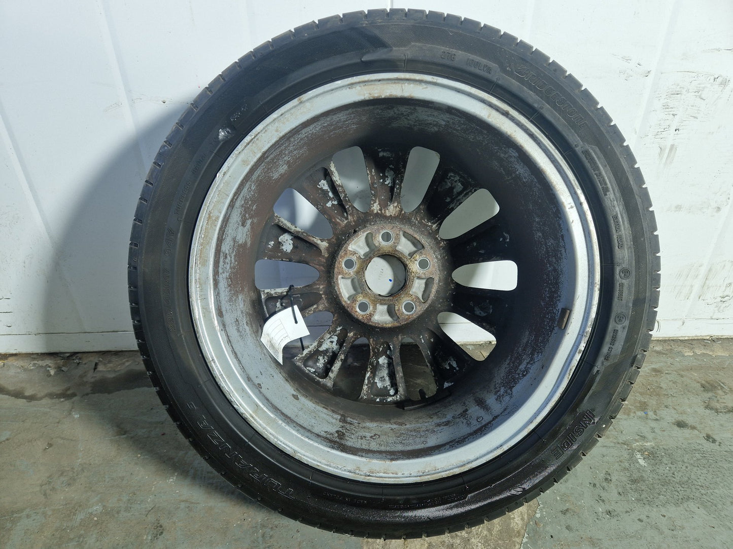 Honda Civic MK9 (FK27) 17" Alloy Wheel with Tyre ~5mm 225/45/17