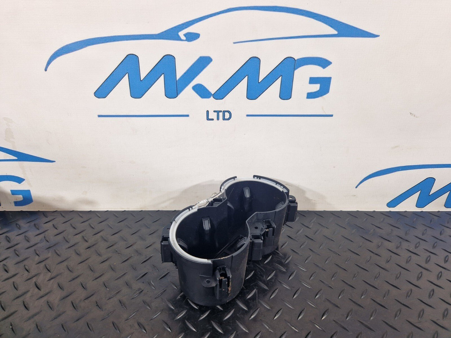 16-19 AUDI A4 B9 GENUINE TWIN DOUBLE CUP HOLDER 8W0862533A 8W0947356A
