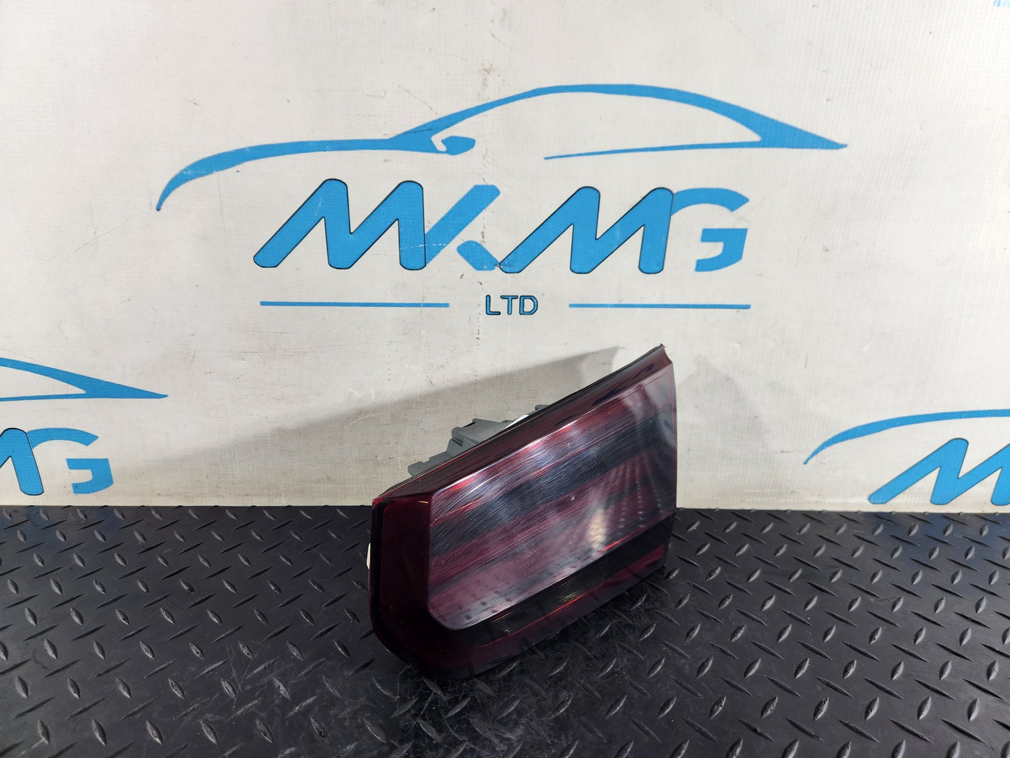 BMW 118i F40 Hatchback Genuine Right Side Rear Inner Tail Light H8736912005