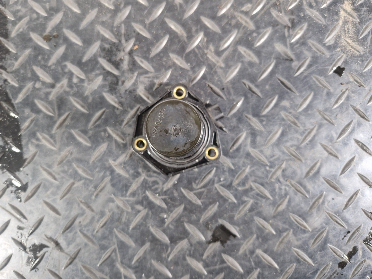 14-21 MERCEDES BENZ C300h W205 OIL LEVEL SENSOR A6511530132
