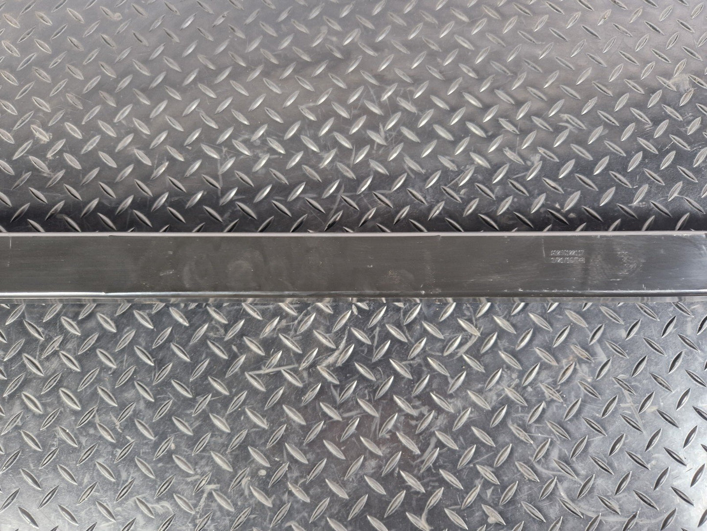 14-21 MERCEDES BENZ C CLASS W205 GENUINE BATERY COMPARTMENT BRACKET A2056100117